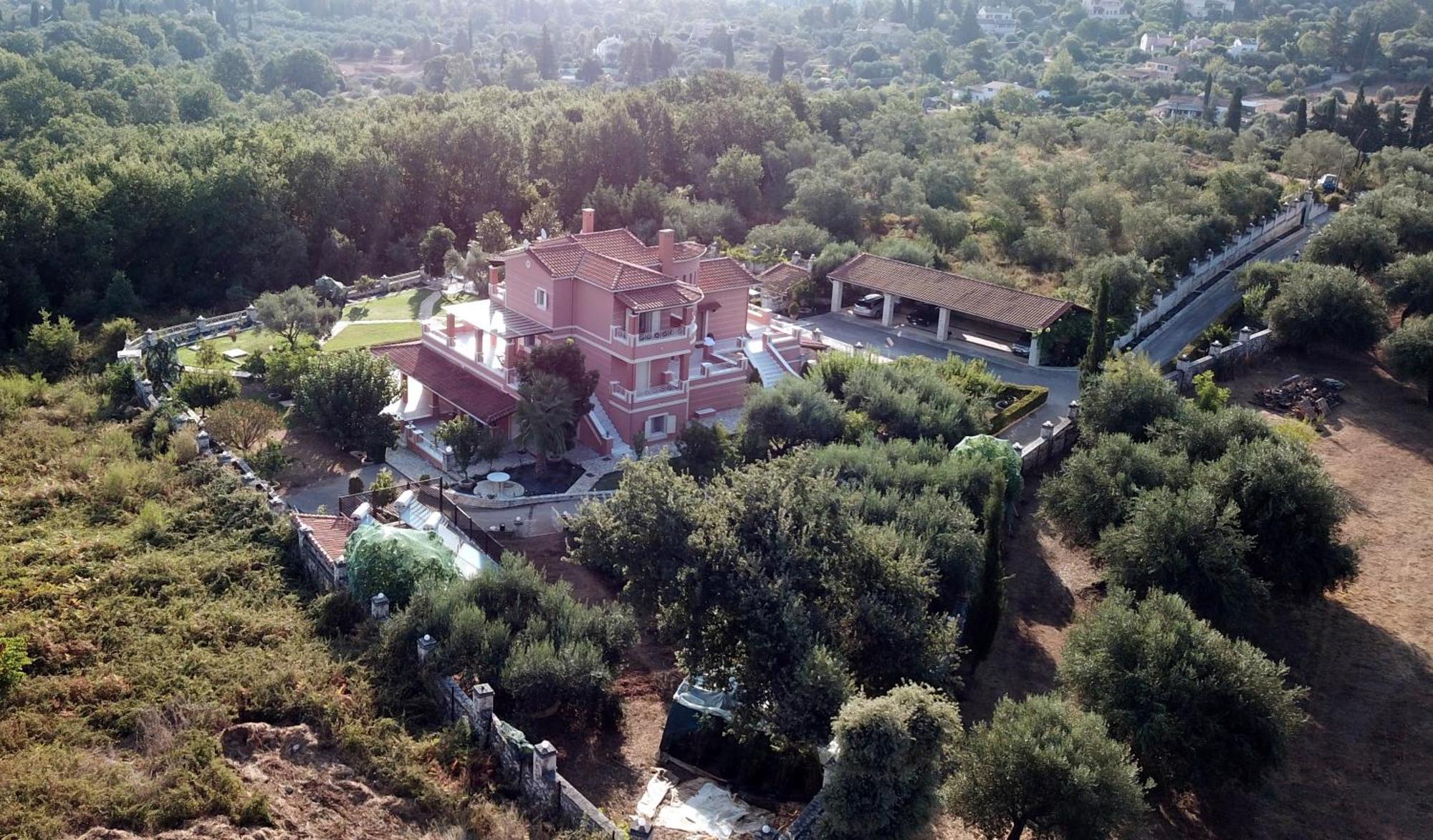 Epavlis Nadine Corfu Villa Gouvia Bagian luar foto