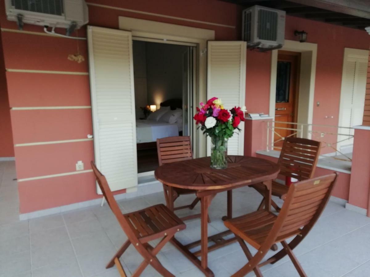 Epavlis Nadine Corfu Villa Gouvia Bagian luar foto