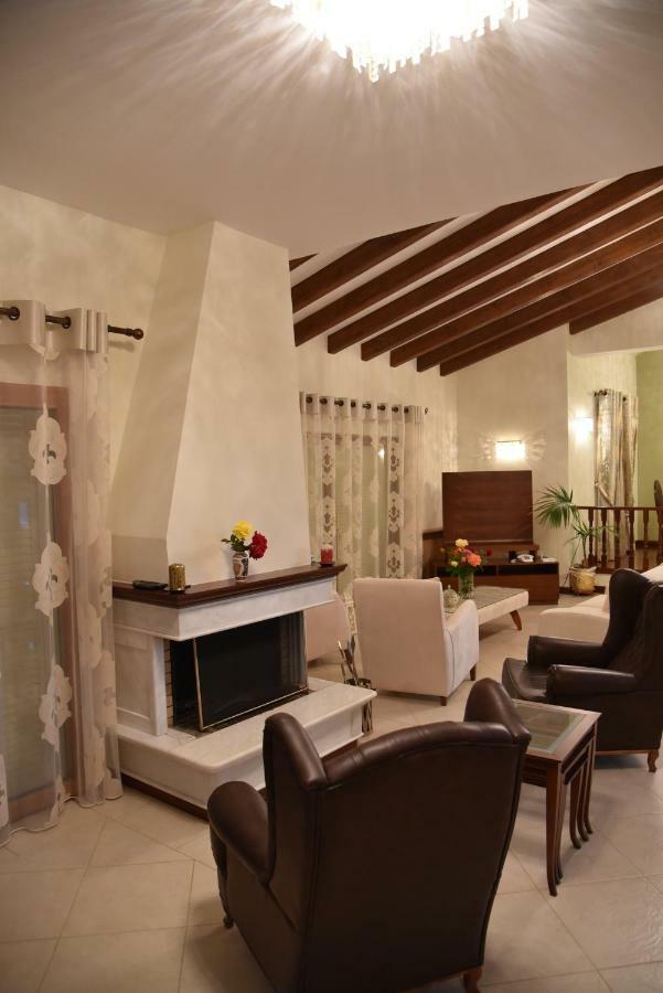 Epavlis Nadine Corfu Villa Gouvia Bagian luar foto