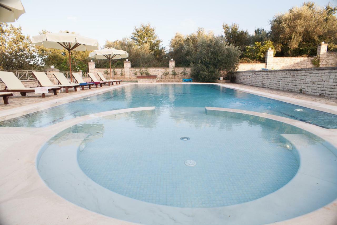Epavlis Nadine Corfu Villa Gouvia Bagian luar foto