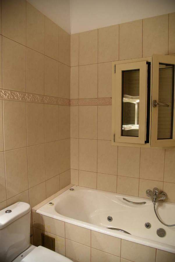 Epavlis Nadine Corfu Villa Gouvia Bagian luar foto