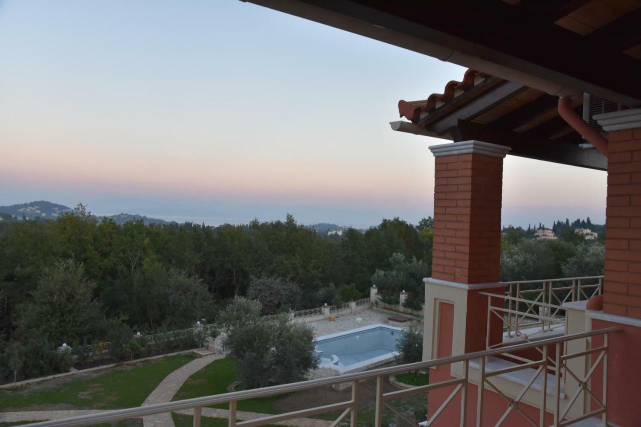 Epavlis Nadine Corfu Villa Gouvia Bagian luar foto