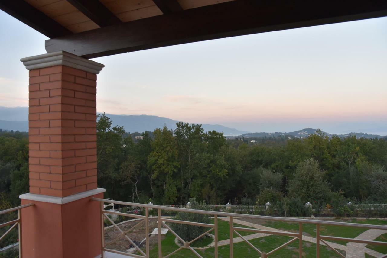 Epavlis Nadine Corfu Villa Gouvia Bagian luar foto